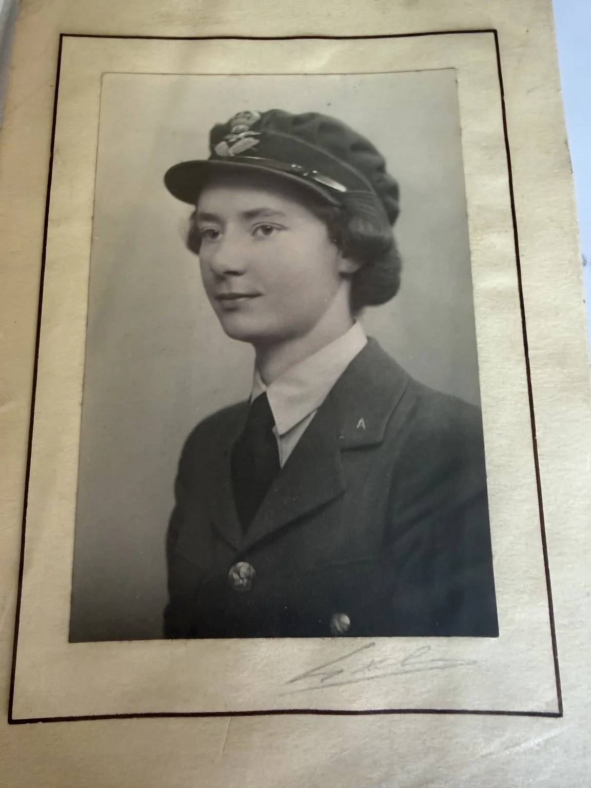 Peggy Wood in WAAF uniform