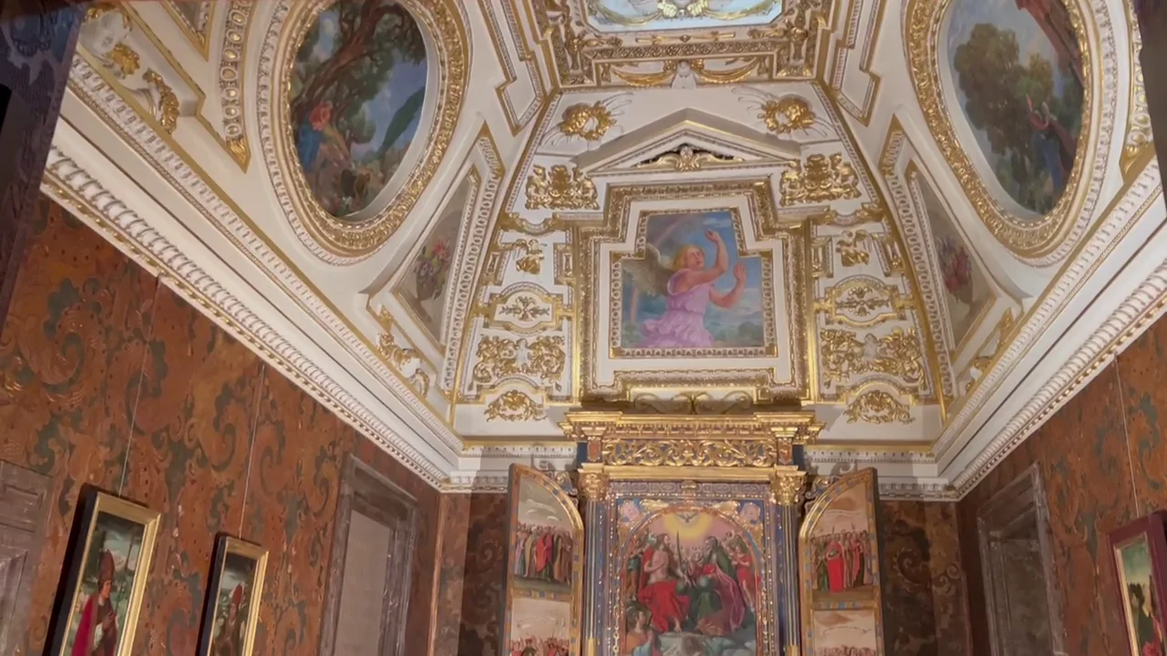 Wawel Castle interior and armoury collections