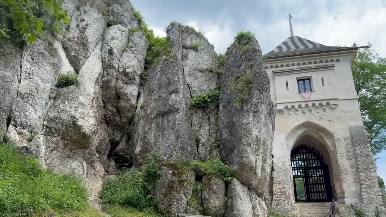 Ojców Castle ruins