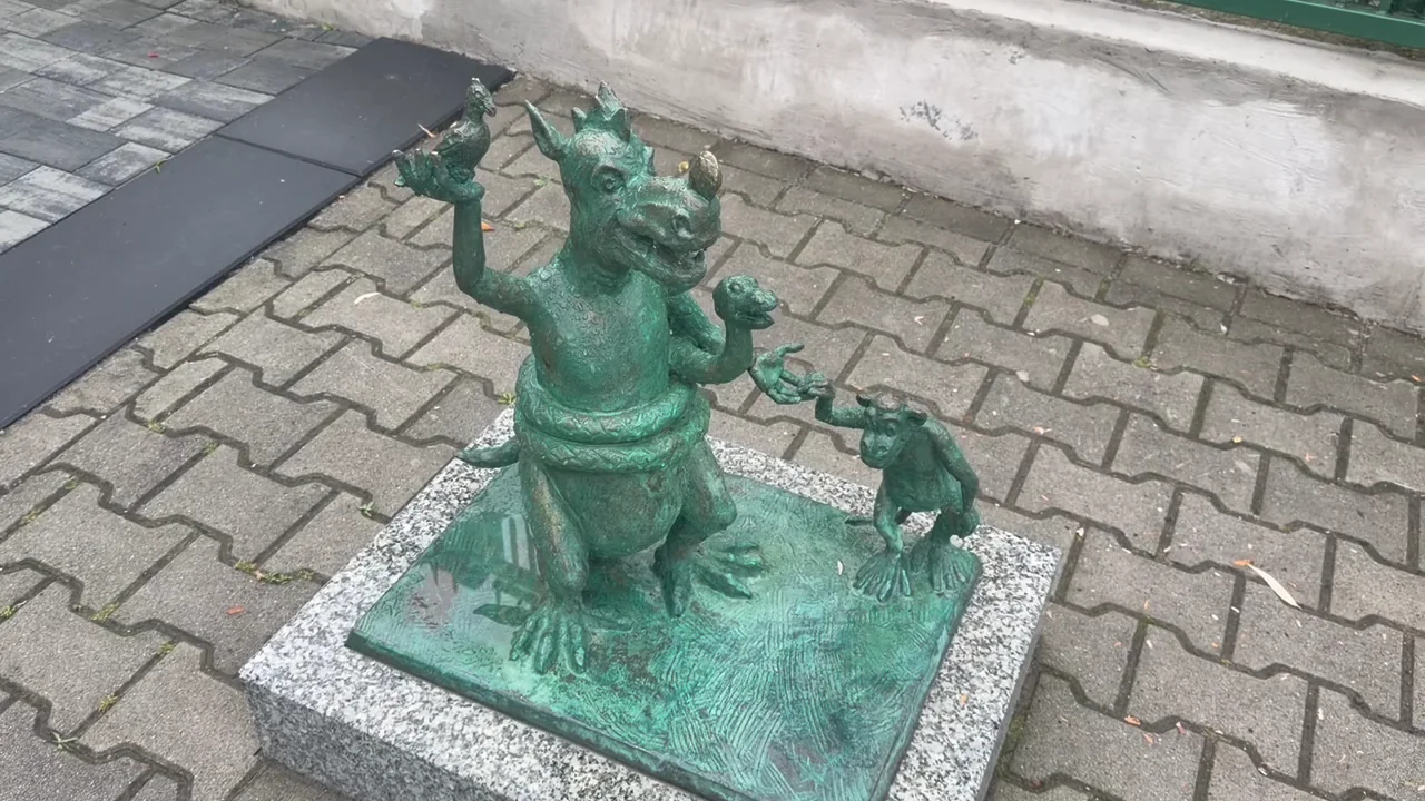 A second themed dragon sculpture on the Kraków Dragon Trail