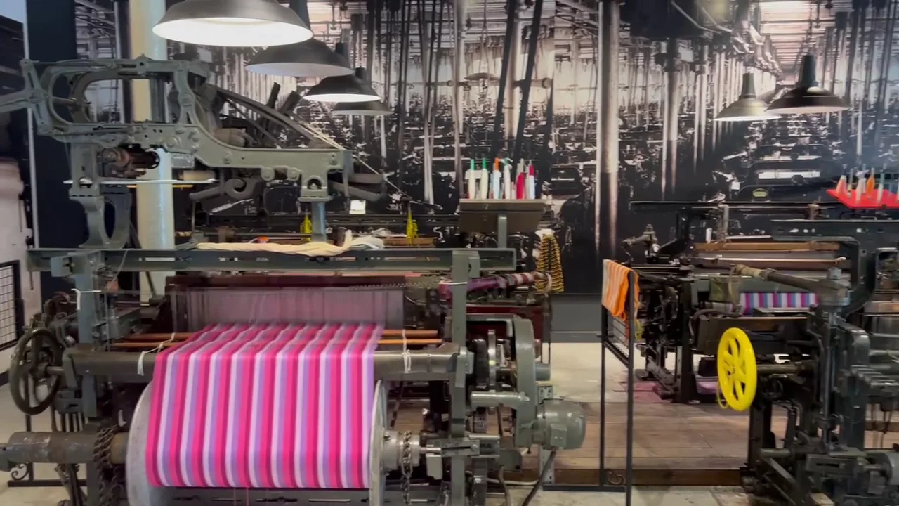 Working textile machinery in Łódź