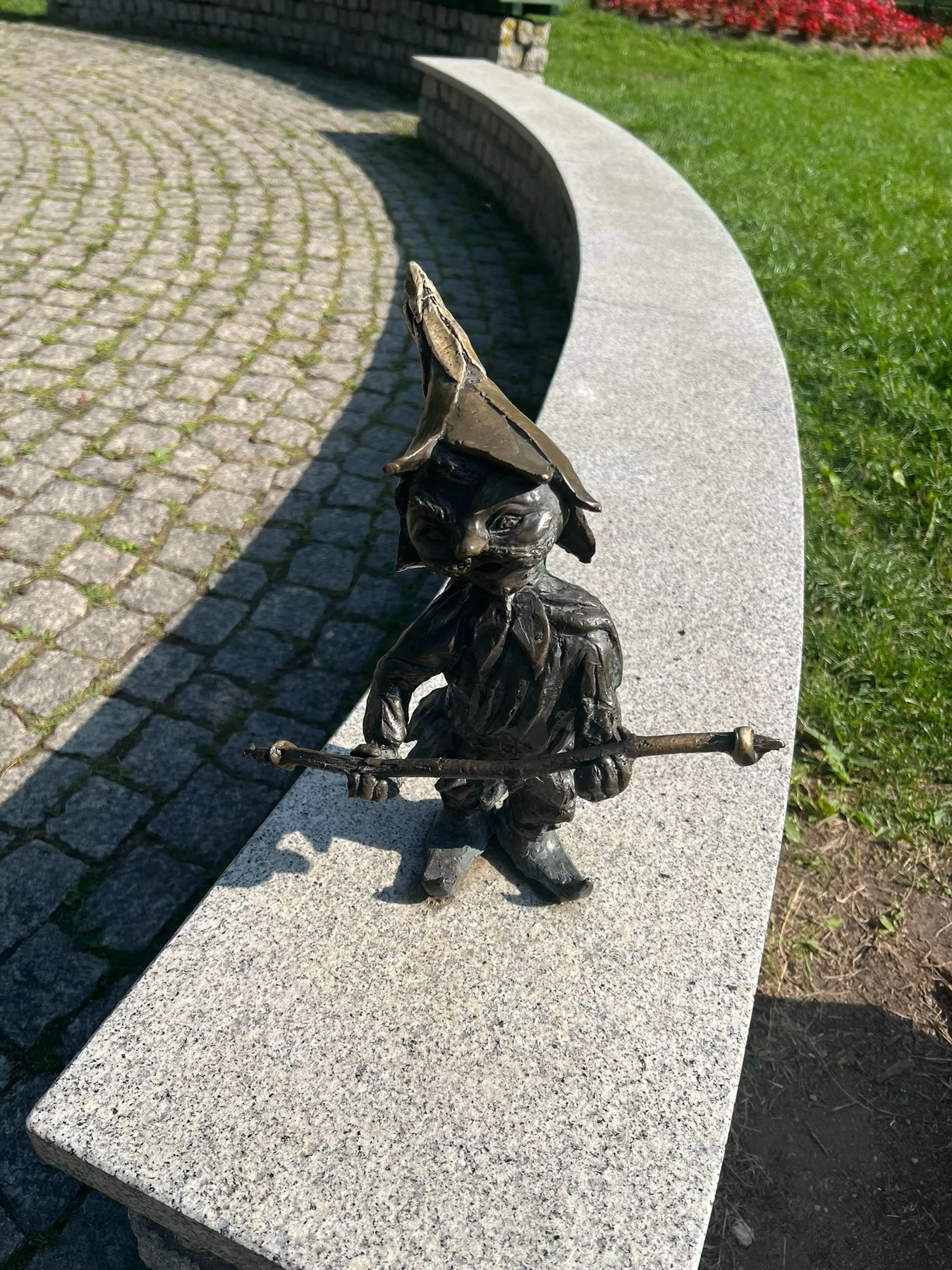 Original Brit in Poland photograph: Suwalskie Krasnoludki (Suwalki statue.JPEG)