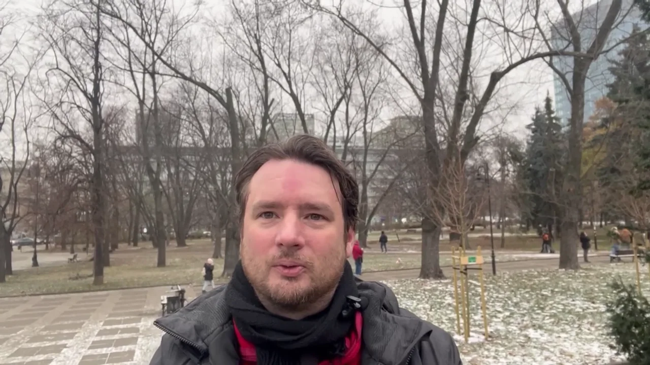 Brit in Poland speaking in a winter park