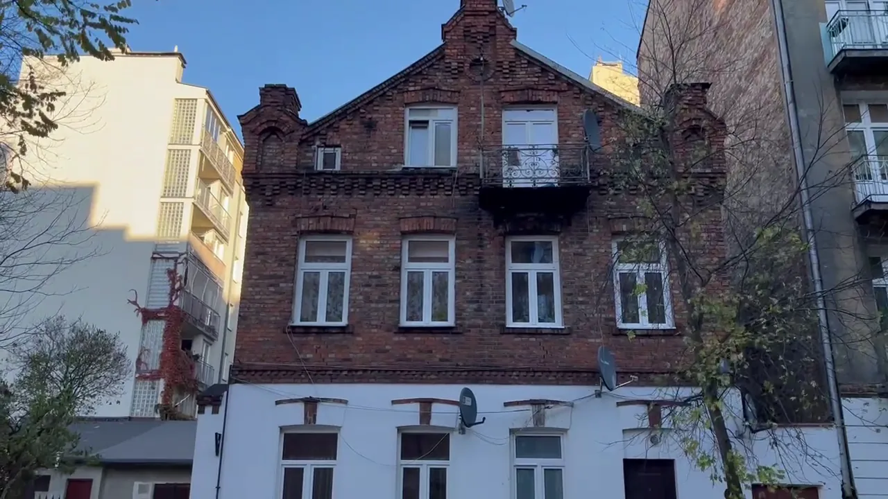A surviving brick tenement in Warsaw Praga