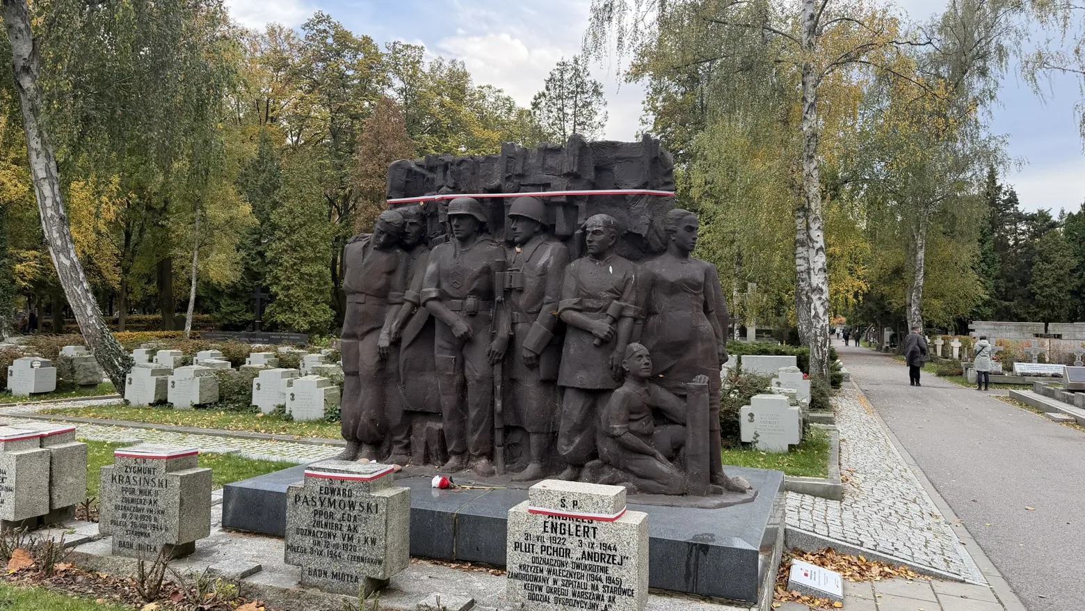 Sculptural memorial to soldiers at Military Powązki