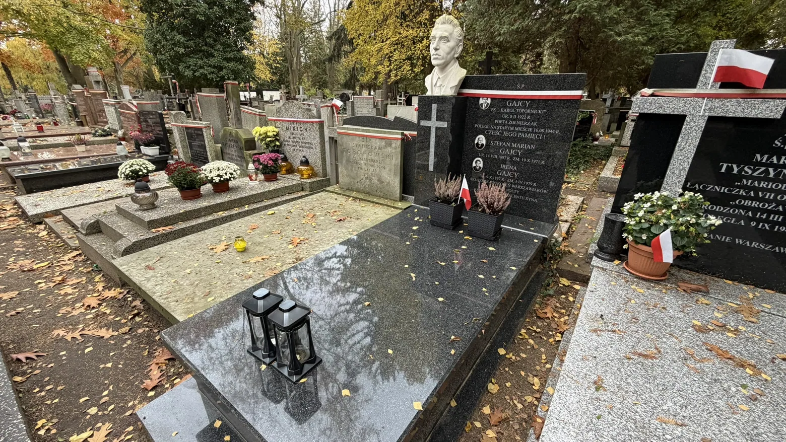 The grave of poet and Home Army soldier Tadeusz Gajcy, with his portrait bust.