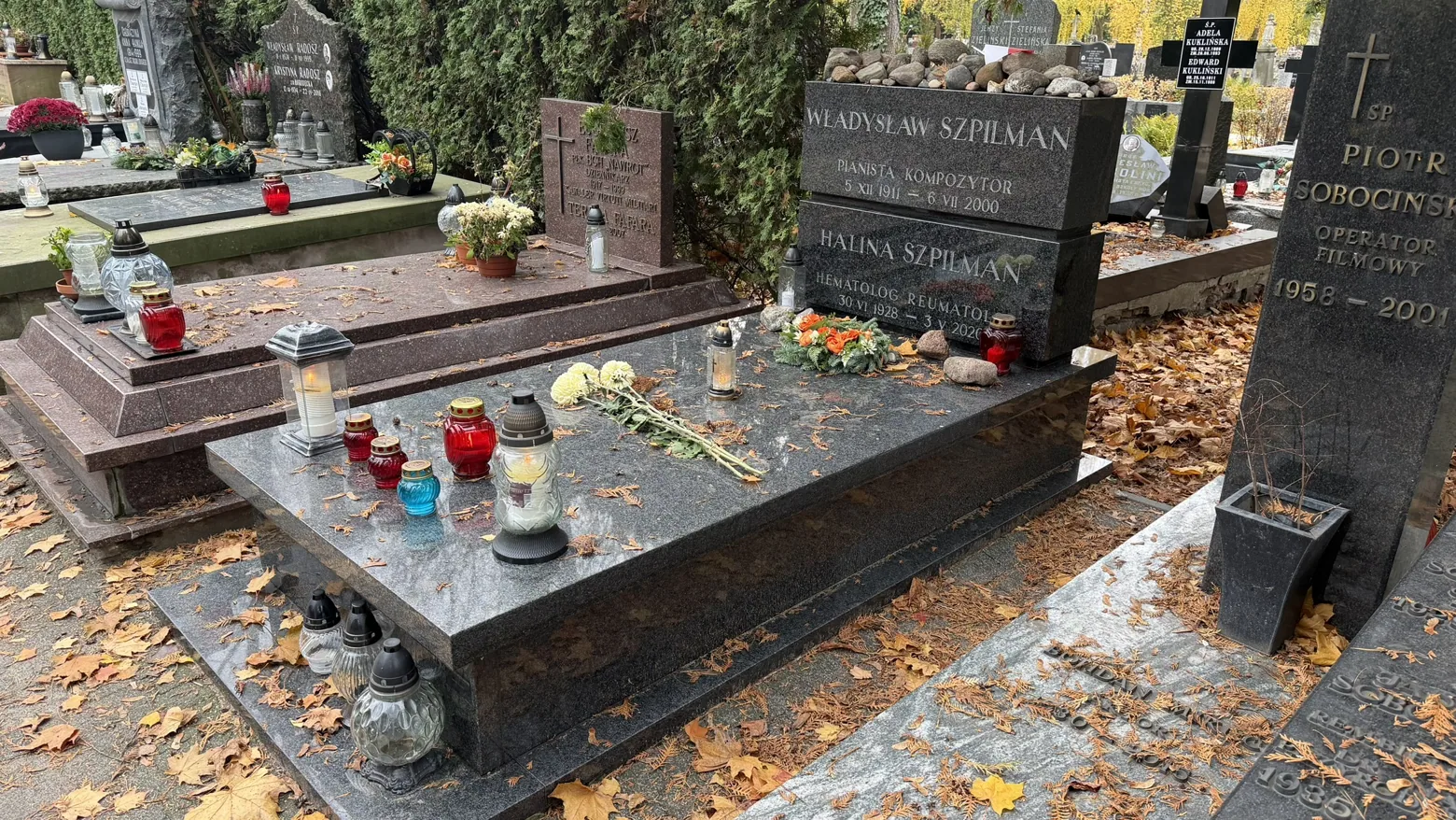 The shared grave of Władysław and Halina Szpilman.