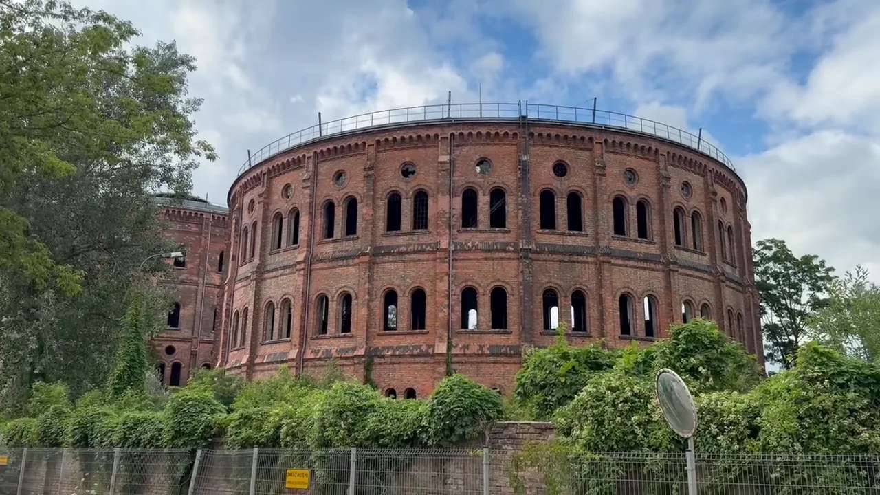 Original Brit in Poland photograph of the historic Warsaw Gasworks gas holders