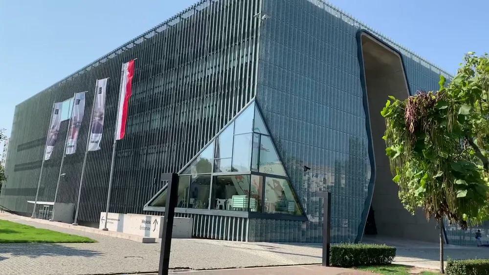 Original Brit in Poland photograph of the POLIN Museum exterior