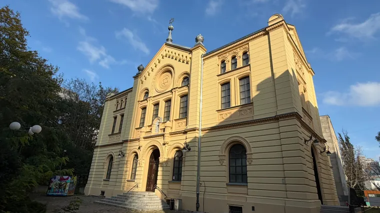 The Nożyk Synagogue